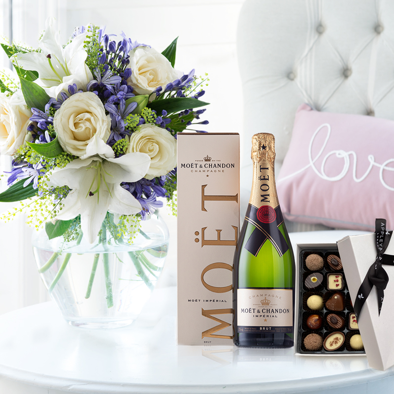 Bluebelle, Moët Imperial NV Gift Box & Box of 25 Chocolates image