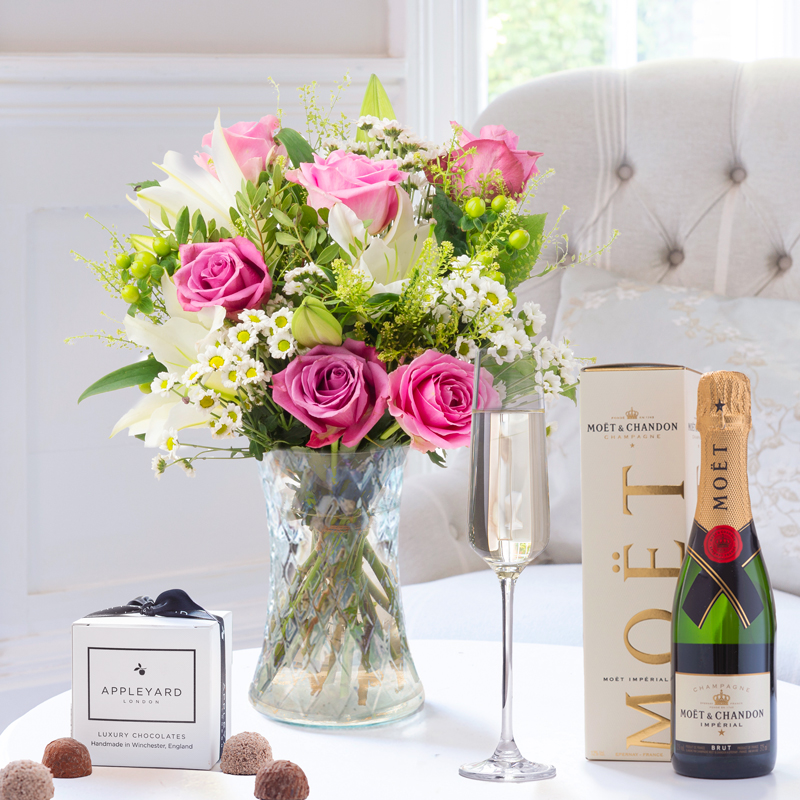 Chantilly, Moët & Chandon Half Bottle & 6 Mixed Truffles