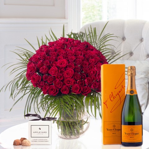 100 Red Roses, Veuve Clicquot & 6 Mixed Truffles 