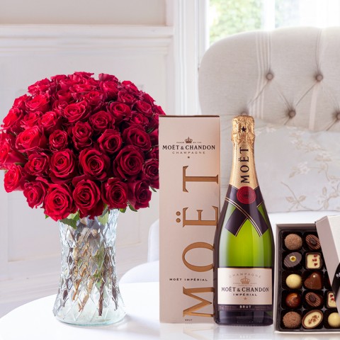 50 Luxury Red Roses, Moët & Chandon & 25 Chocolates 