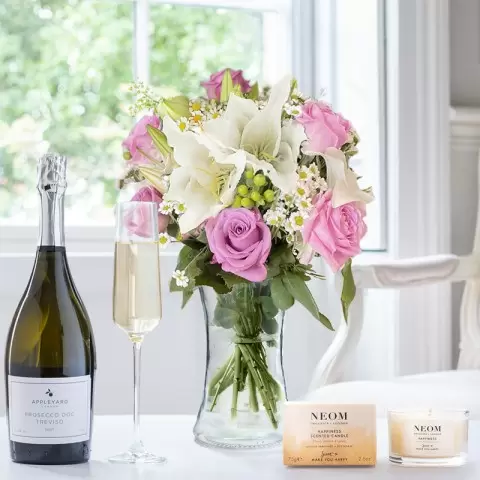 Chantilly, Neom Candle & Prosecco