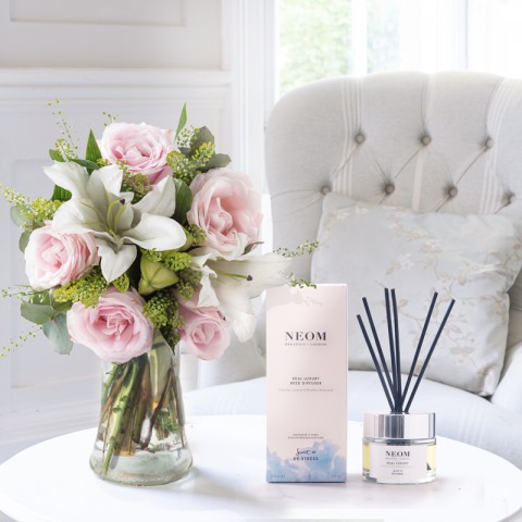 Simply Pink Rose & Lily & NEOM Reed Diffuser Gift Set