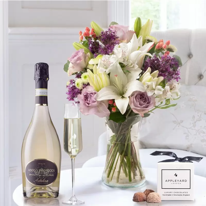 English Cottage, Prosecco & 6 Mixed Truffles