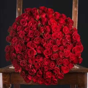 100 Luxury Red Roses & Champagne Dericbourg