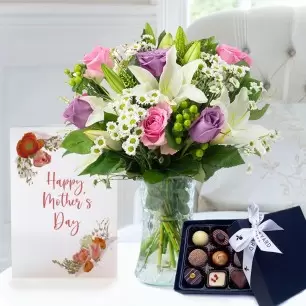 Chantilly, 9 Appleyard Luxury Chocolates & Happy Mother's Day Card