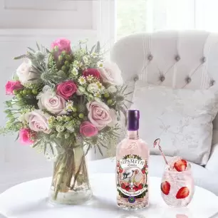 Rose Pearl &  Sipsmith Strawberry Smash Gin