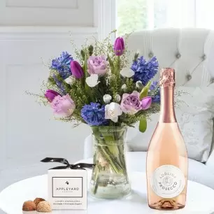 Scented Spring, Prosecco Rosé, 6 Mixed Truffles & Card
