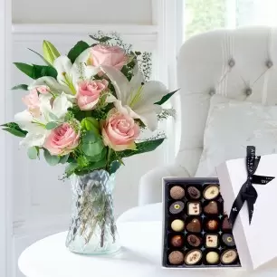 Simply Pink Rose & Lily & 25 Chocolates