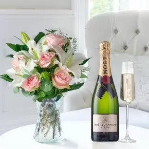 Simply Pink Rose & Lily & Moët & Chandon
