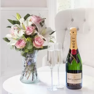 Simply Pink Rose & Lily & Moët