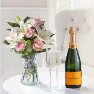 Simply Pink Rose & Lily & Veuve Clicquot