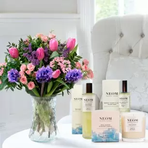 Spring Blossom & NEOM Pillow Mist, Candle and Bath Foam Gift Set
