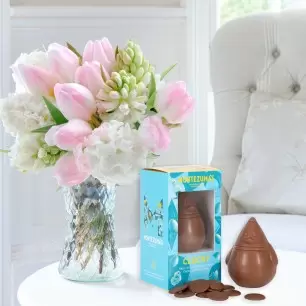 Tulips & Hyacinths & Milk Chocolate Chick & Buttons (100g) 