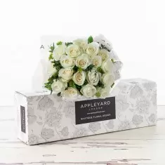 Letterbox Simply White Roses