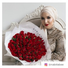 100 Luxury Red Roses & Prosecco