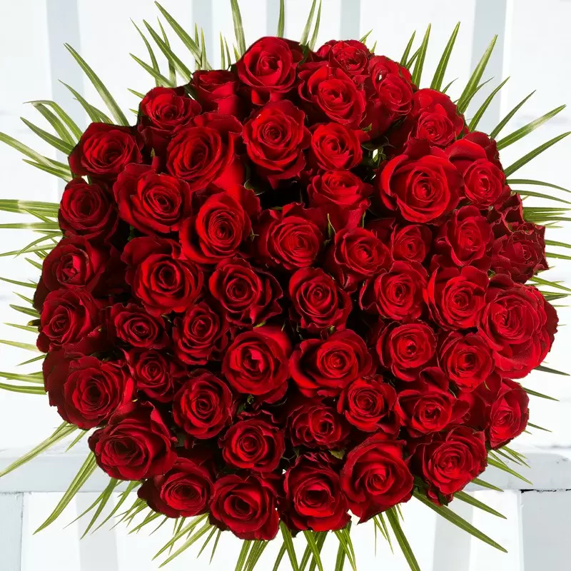 50 Luxury Red Roses