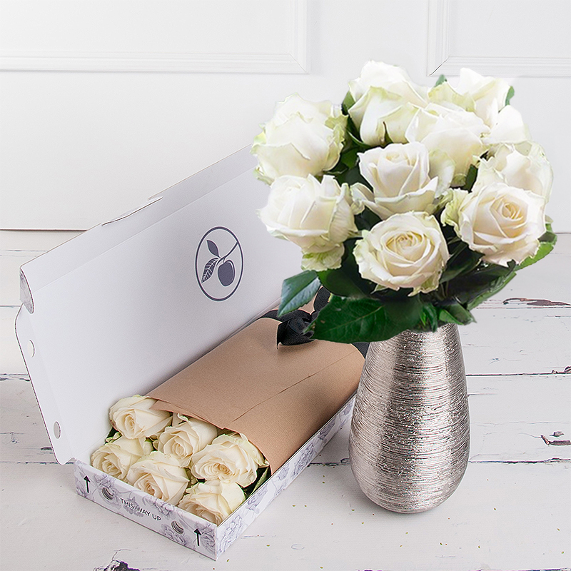 Letterbox Simply White Roses image