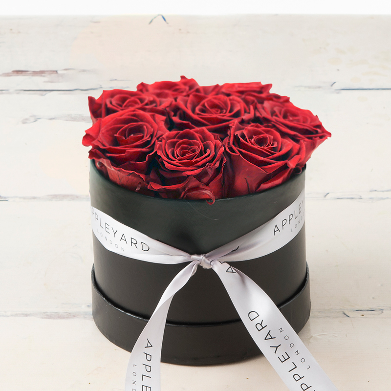Forever Red Rose Hatbox | Valentine's Gifts Delivered | Lasts A Year | Hatbox Flowers | - Appleyard London