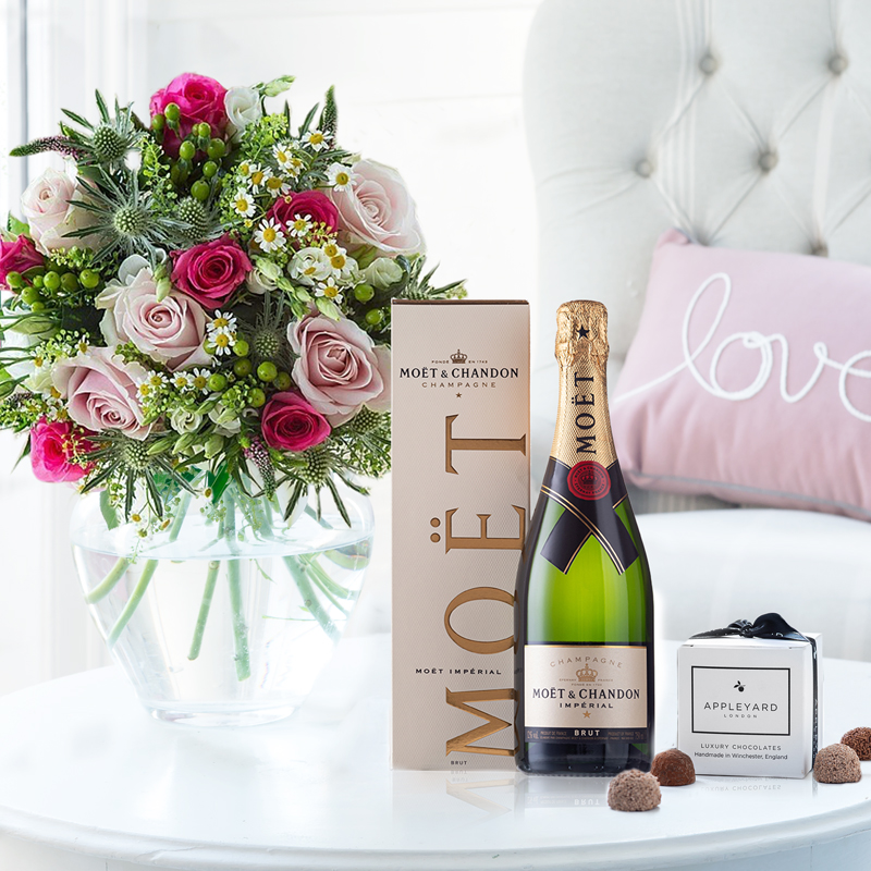 Rose Pearl, Moët & Chandon & 6 Mixed Truffles