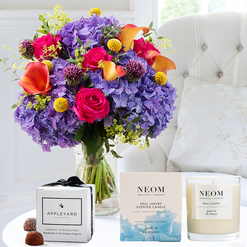 Summer Paradise, NEOM Luxury Candle (185g) & 6 Mixed Truffles image